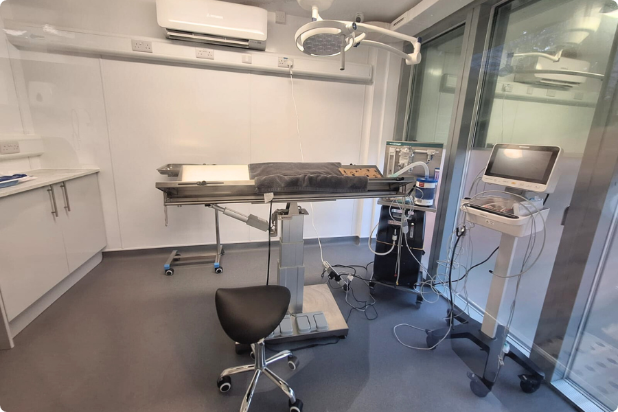 A veterinary table and more veterinary equipment at a veterinary practice.